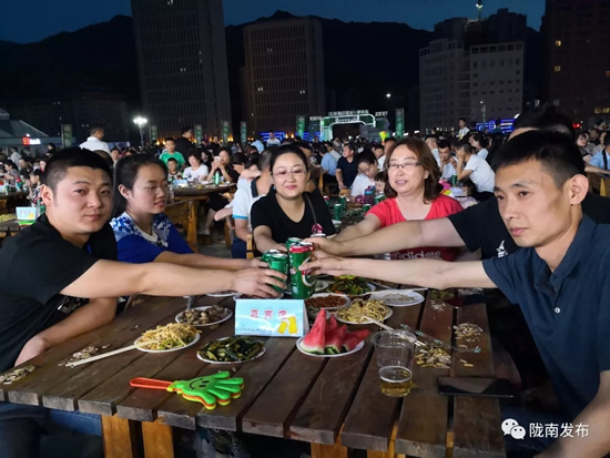 好嗨喲！隴南第一屆青島啤酒節(jié)開幕啦，為期8天